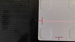 Position the tilting base (type number PTW T40072.1.030) in accordance with the marking on the indexing bar